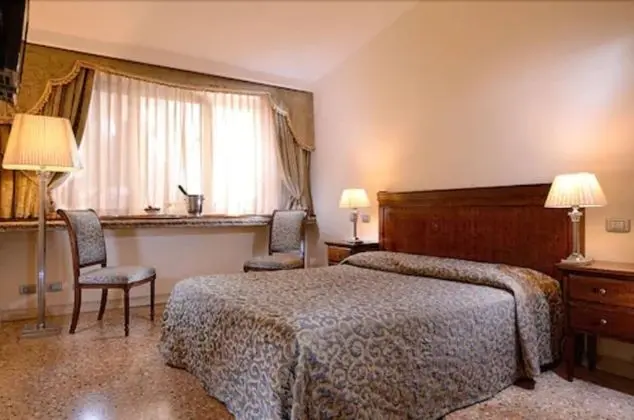 Classic Tek Büyük veya İki Ayrı Yataklı Oda