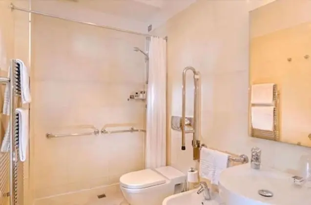 Classic Tek Büyük veya İki Ayrı Yataklı Oda