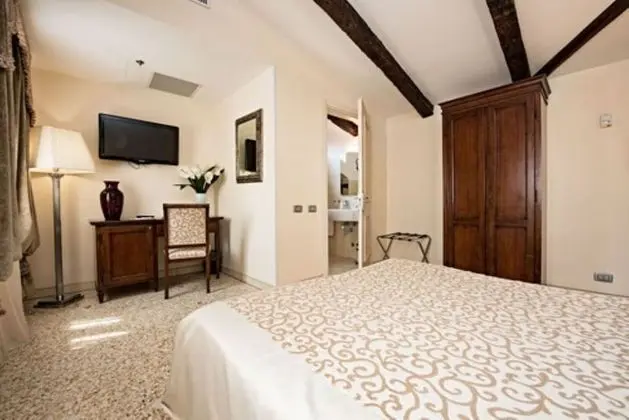 Tek Büyük Yataklı Oda (Plus)