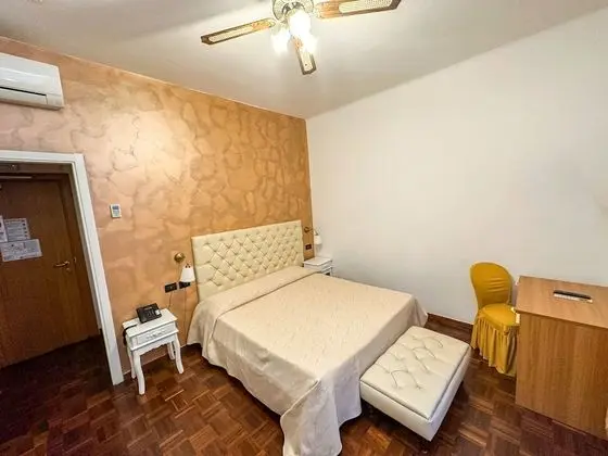 Classic Tek Büyük veya İki Ayrı Yataklı Oda (up to 3 people)