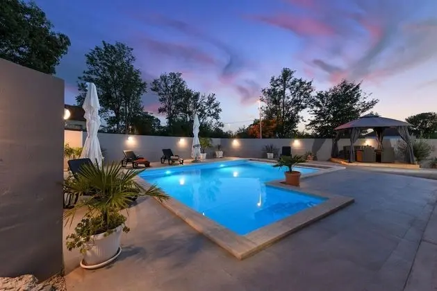 Villa, Sigara İçilebilir