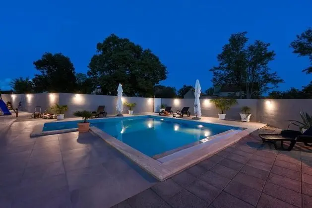 Villa, Sigara İçilebilir