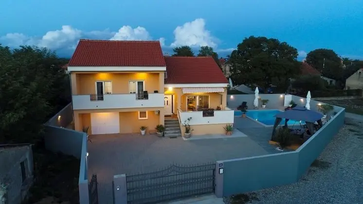 Villa, Sigara İçilebilir