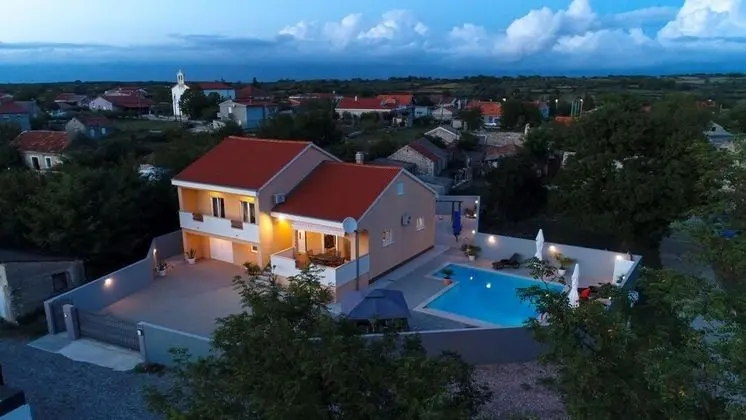 Villa, Sigara İçilebilir
