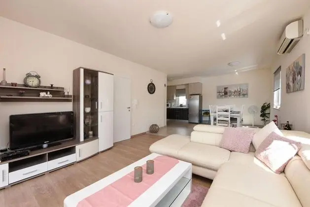 Villa, Sigara İçilebilir