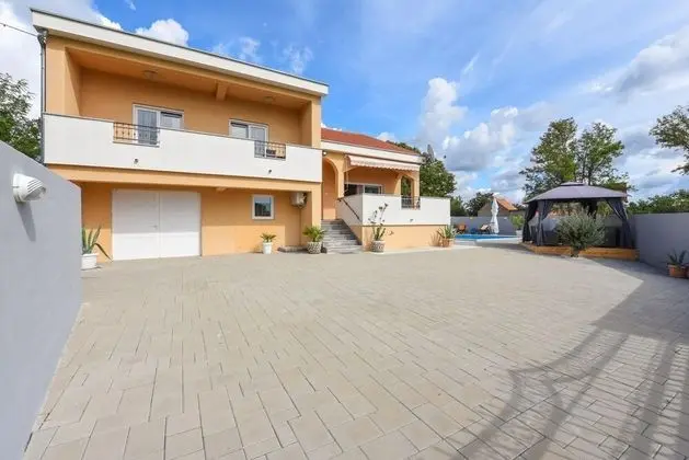 Villa, Sigara İçilebilir