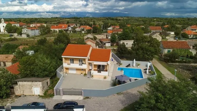 Villa, Sigara İçilebilir