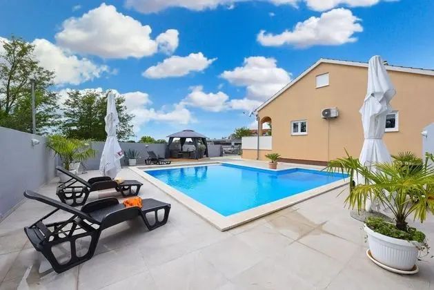 Villa, Sigara İçilebilir