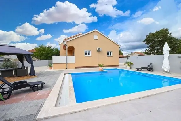 Villa, Sigara İçilebilir