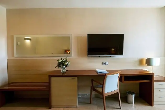 Üç Kişilik Oda, Teras (2 Adults + 1 Child)