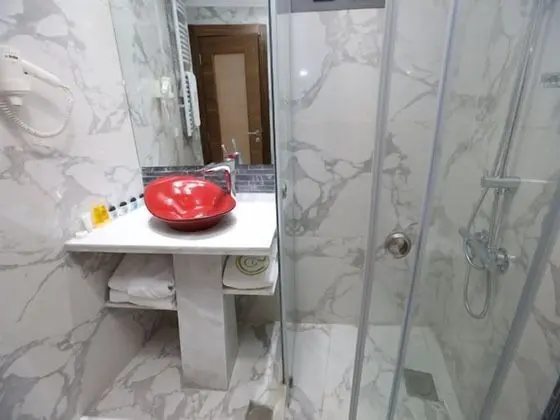 Tek Büyük veya İki Ayrı Yataklı Oda