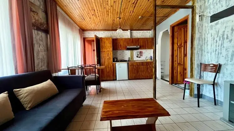 https://images.odamax.com/img/1920x1080/odamax/image/upload/Delphin_Apart_Hotel_202608062223194_image00003.jpeg
