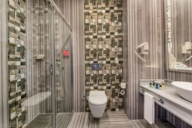 https://images.etstur.com/imgproxy/resize/2560x1440/files/images/hotelImages/etsrooms/300/Delphin_Be_Grand_Resort_20251118161940_0.jpg