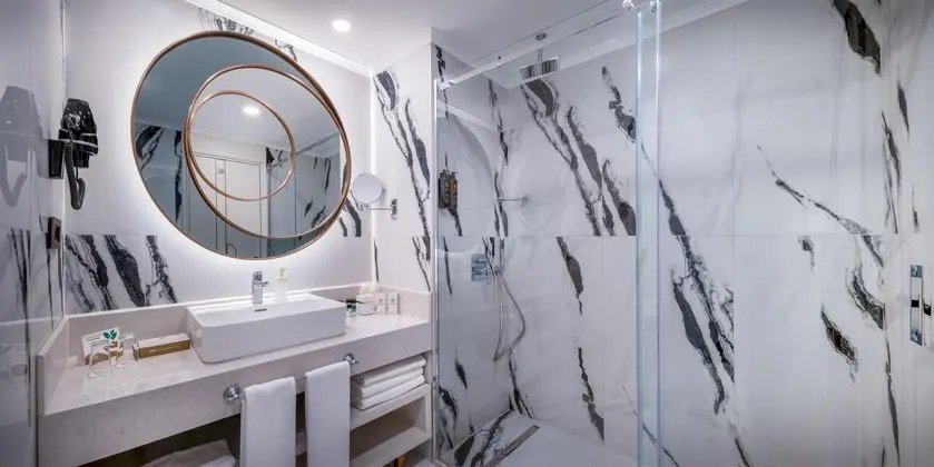 https://images.etstur.com/imgproxy/resize/2560x1440/files/images/hotelImages/etsrooms/455/Delphin_Palace_Lara_20250711162311_3.jpg
