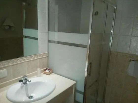 Büyük Yataklı Tek Kişilik Oda