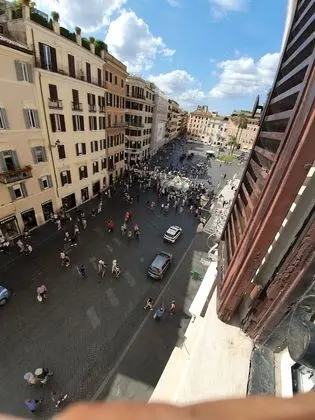 Deluxe Dört Kişilik Oda