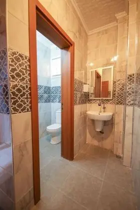 Standart Oda, Kara Manzaralı