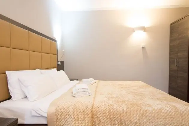 Standard Tek Büyük Yataklı Oda