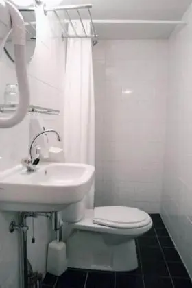 Üç Kişilik Oda, 3 Tek Kişilik Yatak