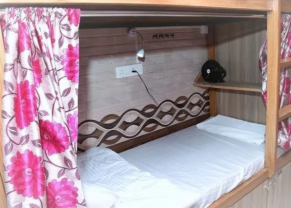 Ortak Ranzalı Oda, Sadece kadınlar için, Sigara İçilmez, Tepe Manzaralı