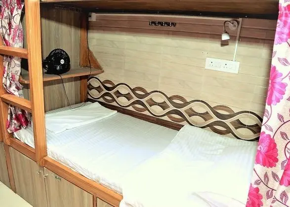Ortak Ranzalı Oda, Sadece kadınlar için, Sigara İçilmez, Tepe Manzaralı