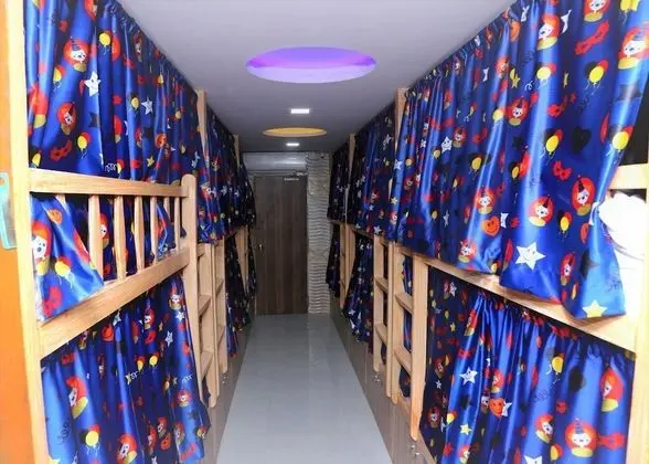 Ortak Ranzalı Oda, Sadece kadınlar için, Sigara İçilmez, Tepe Manzaralı