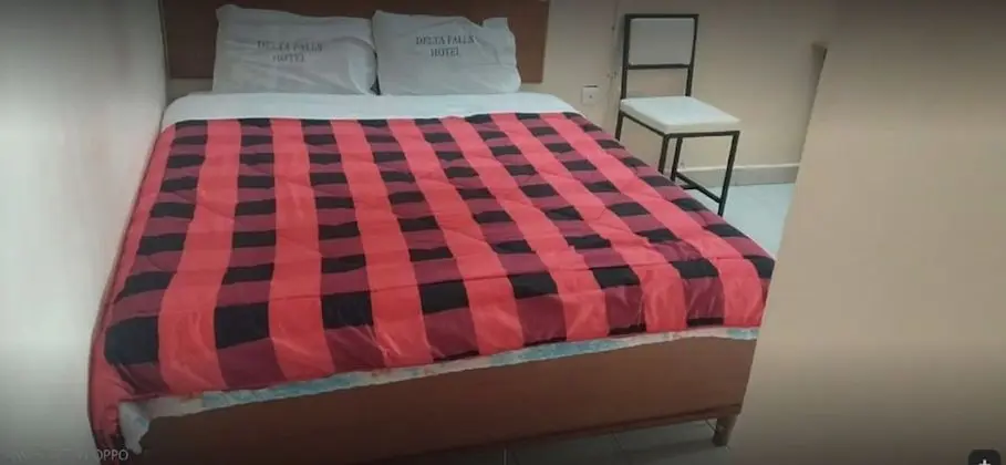 Büyük Yataklı Tek Kişilik Oda