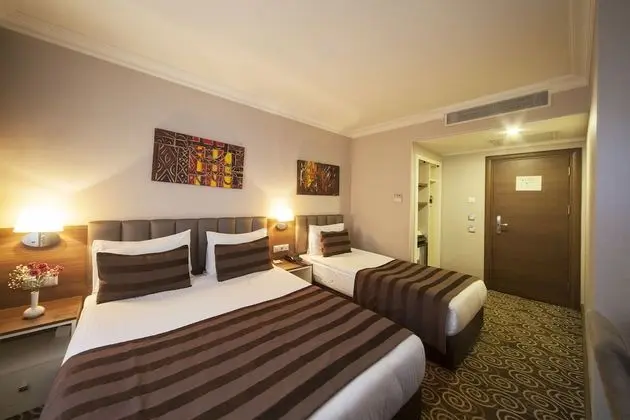 Deluxe Family Room