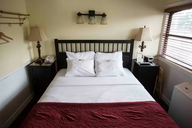3rd Deck Queen Stateroom