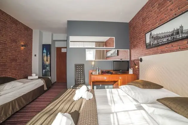 Üç Kişilik Oda