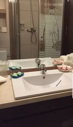 Üç Kişilik Oda