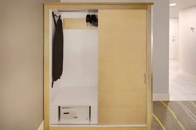 Oda, 1 En Büyük (King) Boy Yatak, Balkon, Okyanusa Sıfır