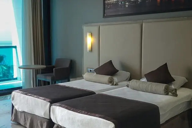https://images.etstur.com/imgproxy/resize/2560x1440/files/images/hotelImages/etsrooms/788/Delta_Hotels_By_Marriott_20240803181607_0.JPEG