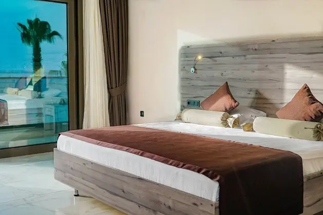 https://images.etstur.com/imgproxy/resize/2560x1440/files/images/hotelImages/etsrooms/788/Delta_Hotels_By_Marriott_20240803181812_2.jpg