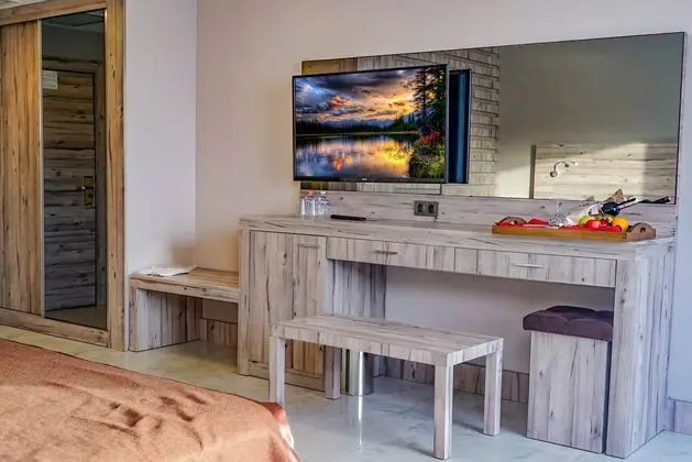 https://images.etstur.com/imgproxy/resize/2560x1440/files/images/hotelImages/etsrooms/788/Delta_Hotels_By_Marriott_20240803181812_3.jpg