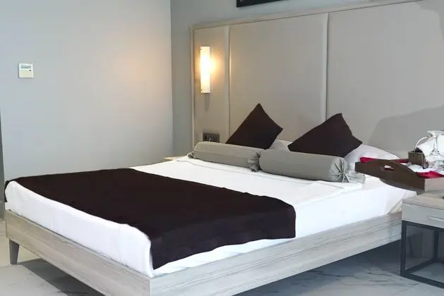 https://images.etstur.com/imgproxy/resize/2560x1440/files/images/hotelImages/etsrooms/788/Delta_Hotels_By_Marriott_20240803181955_0.jpg