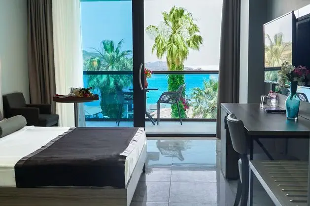 https://images.etstur.com/imgproxy/resize/2560x1440/files/images/hotelImages/etsrooms/788/Delta_Hotels_By_Marriott_20240803181955_1.jpg