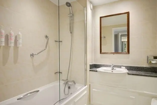 Deluxe Oda, 1 En Büyük (King) Boy Yatak