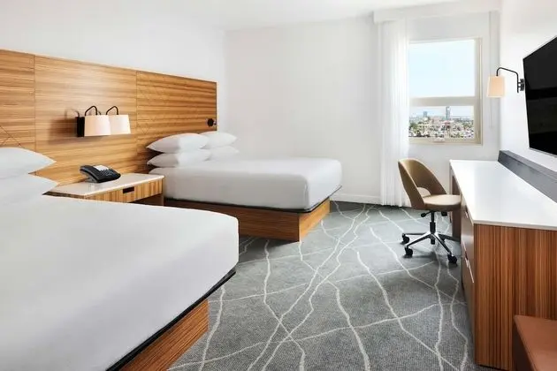 Deluxe Oda, Birden Çok Yatak, Sigara İçilmez