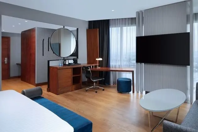 Deluxe Oda, 1 Çift Kişilik Yatak, Şehir Manzaralı, Köşe