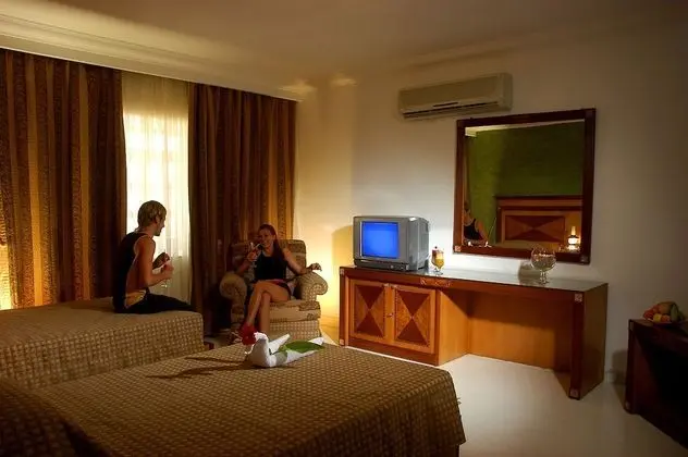 Deluxe Tek Büyük veya İki Ayrı Yataklı Oda