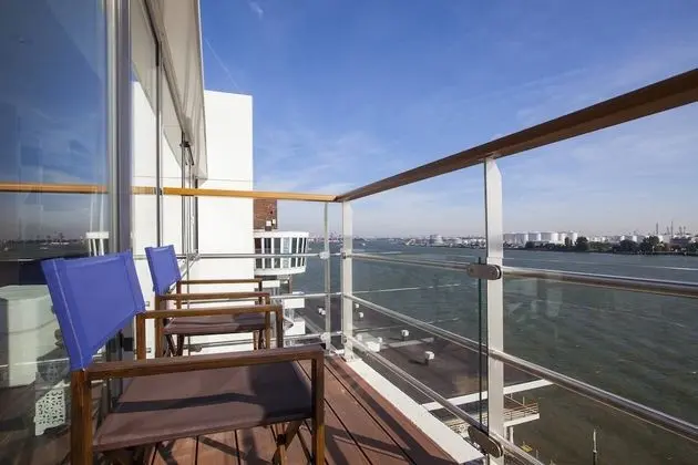 Süit, Balkon, Nehir Manzaralı (Captain)