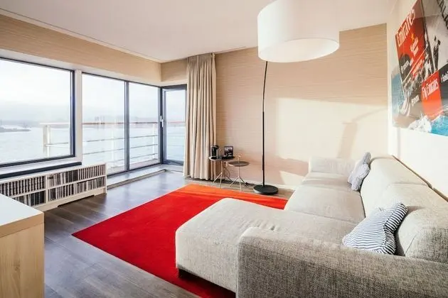 Süit, Balkon, Nehir Manzaralı (Captain)
