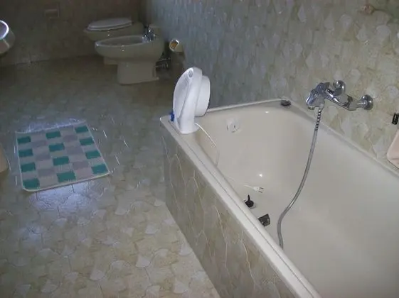 Tek Kişilik Oda, Ortak Banyo