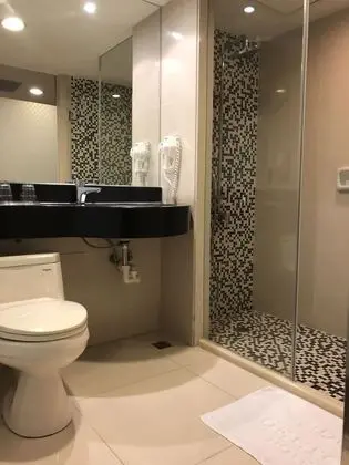 Tek Büyük Yataklı Oda, 2 Tek Kişilik Yatak