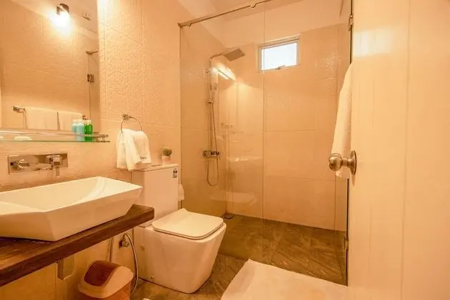Deluxe Tek Büyük Yataklı Oda, 1 En Büyük (King) Boy Yatak, Sigara İçilmez, Bahçe Manzaralı