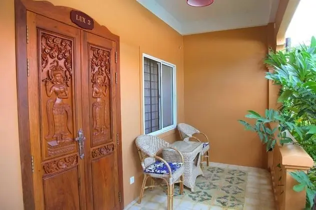 Family Interconnecting Pool View
