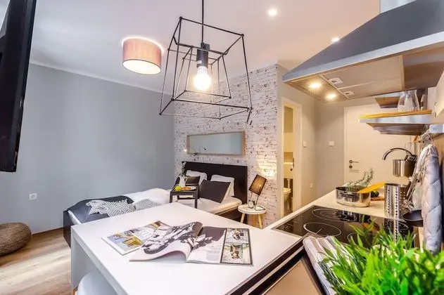 Deluxe Stüdyo (Adria Square 1)