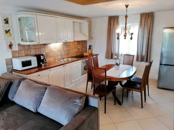 Apart Daire, 1 En Büyük (King) Boy Yatak ve Çekyat