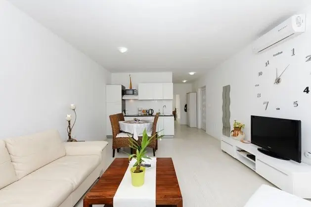 Superior Apart Daire, 1 Yatak Odası, Teras, Bahçe Manzaralı
